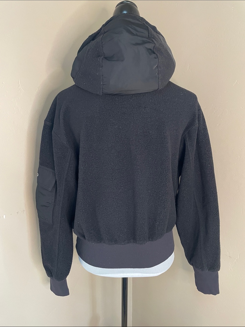 Alo Women’s Black Sherpa Funnel Neck Fleece Hoodie, Small - Picture 5 of 7